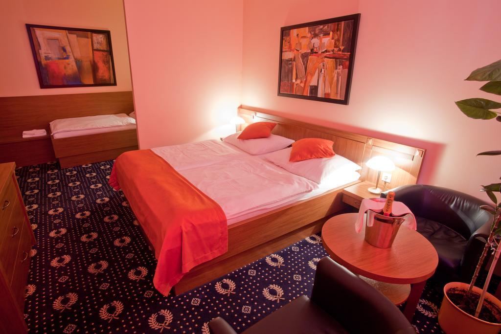 Hotel Penzion Gremium Bratislava Exterior foto